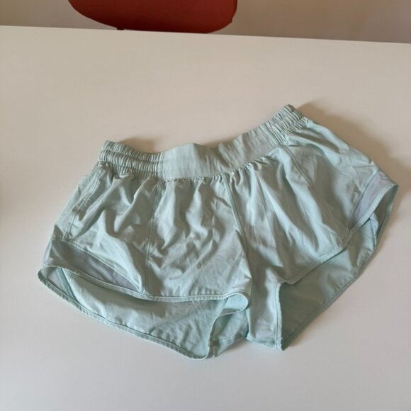 Lululemon Hotty Hot Low-Rise Lined Short 2.5" - Delicate Mint - Picture 5 of 7